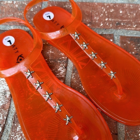 Katy Perry Women's The Geli Stud Thong in Star Fish Fiery Orange Size 7 - Picture 8 of 8